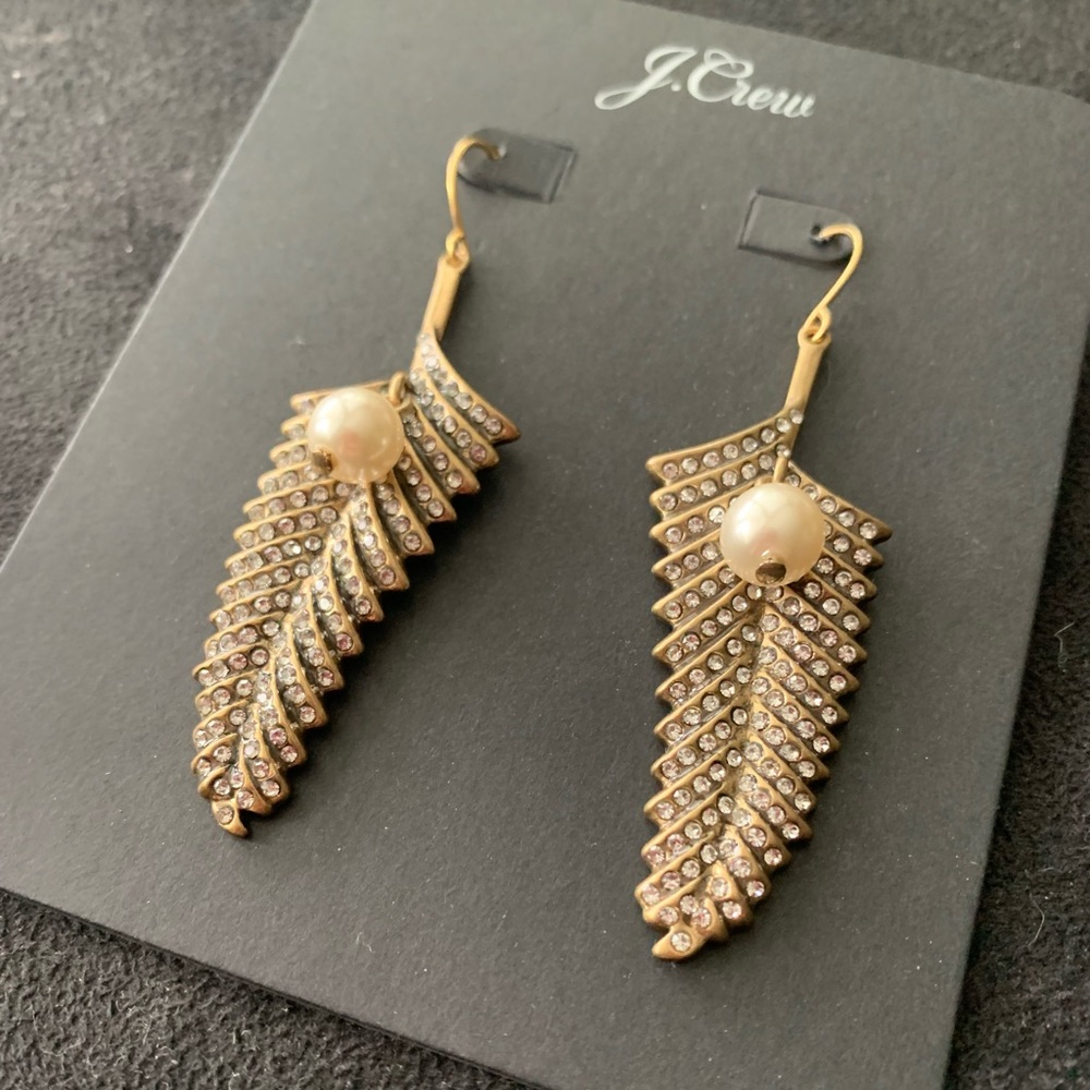 Crystal feather pearl earrings